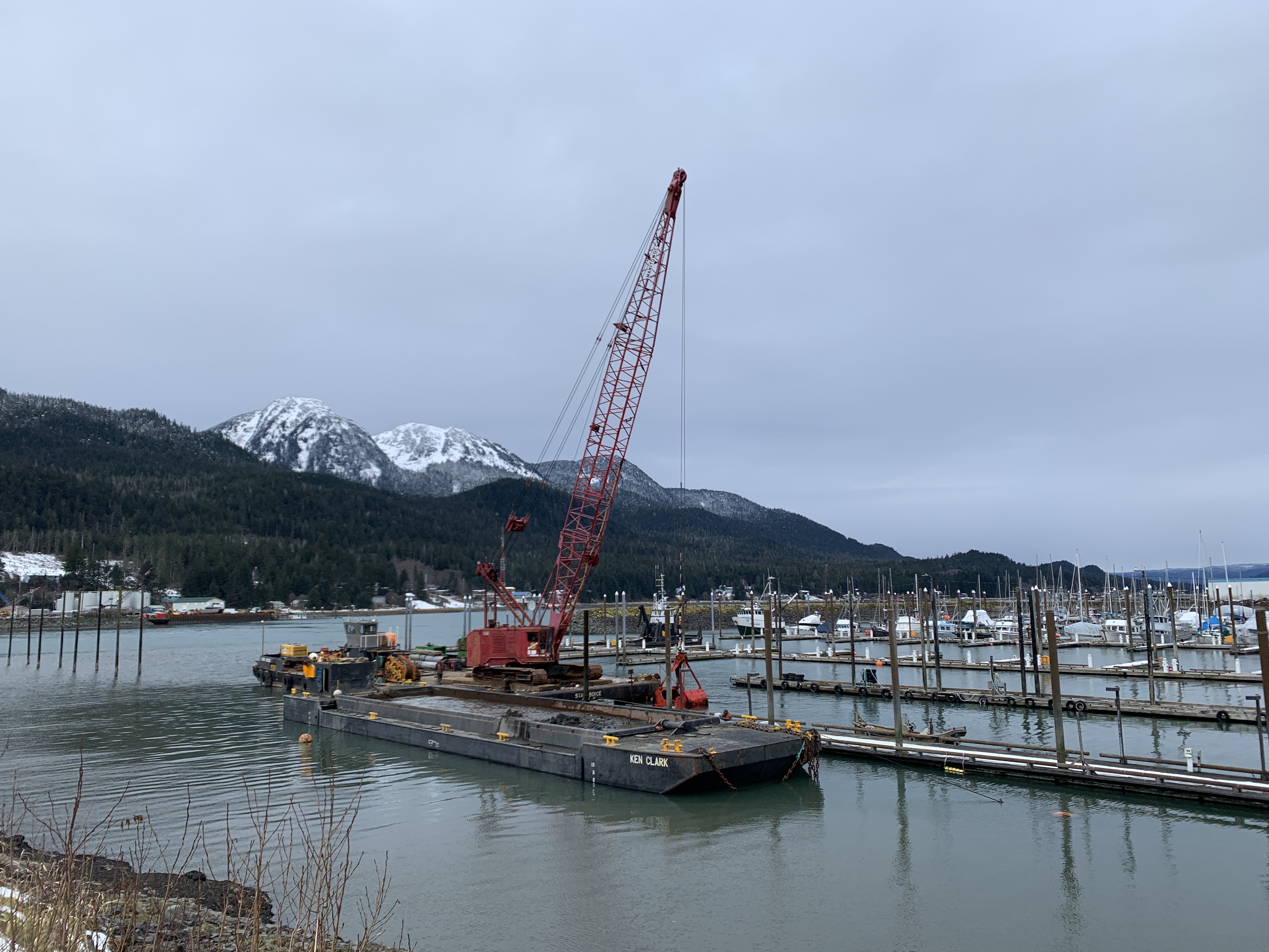 WMC Crane Barge working in Harris Harbor