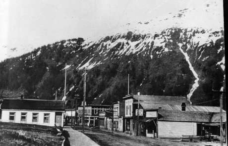 Douglas Street Scene Photo by J.S. MacKinnon; Juneau Public Libraries. All rights reserved.