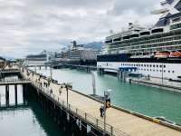 image of cruise ships & seawalk