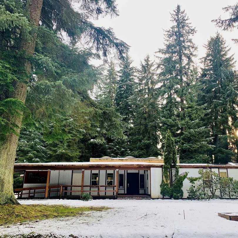 Shéiyi X̱aat Hít Youth Center