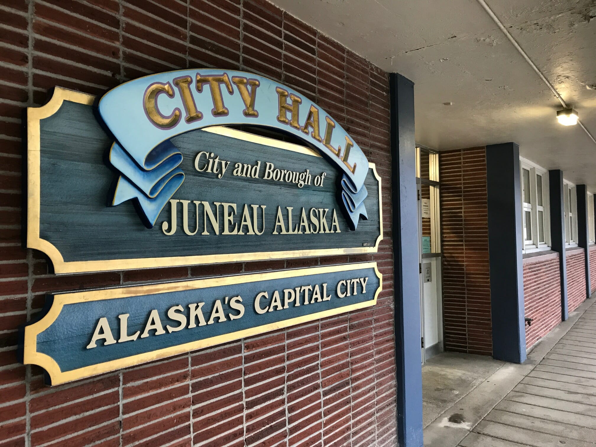 Photo of the City Hall sign.