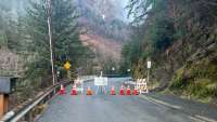 Photo of road closed signs on Basin Road Trestle